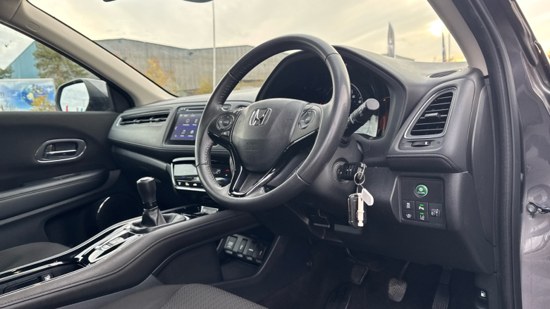 Honda HR-V 1.5 i-VTEC SE Navi 5dr Petrol Hatchback